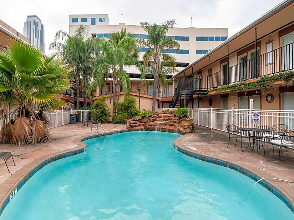 OYO Hotel & Apartments Houston Galleria