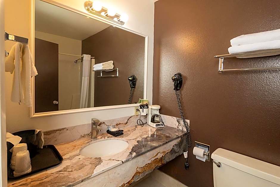 FairBridge Inn & Suites - Lewiston