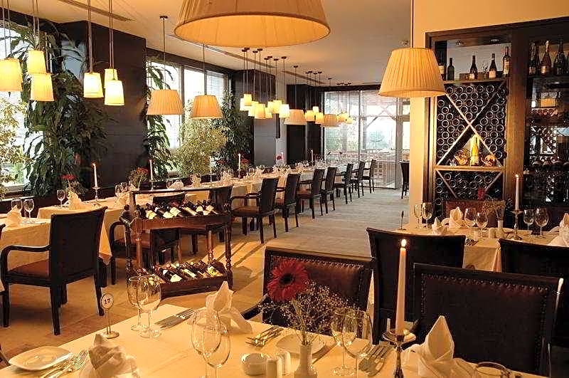 GRAVEL HOTELS SELECT