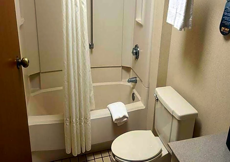 Auburn Place Hotel And Suites