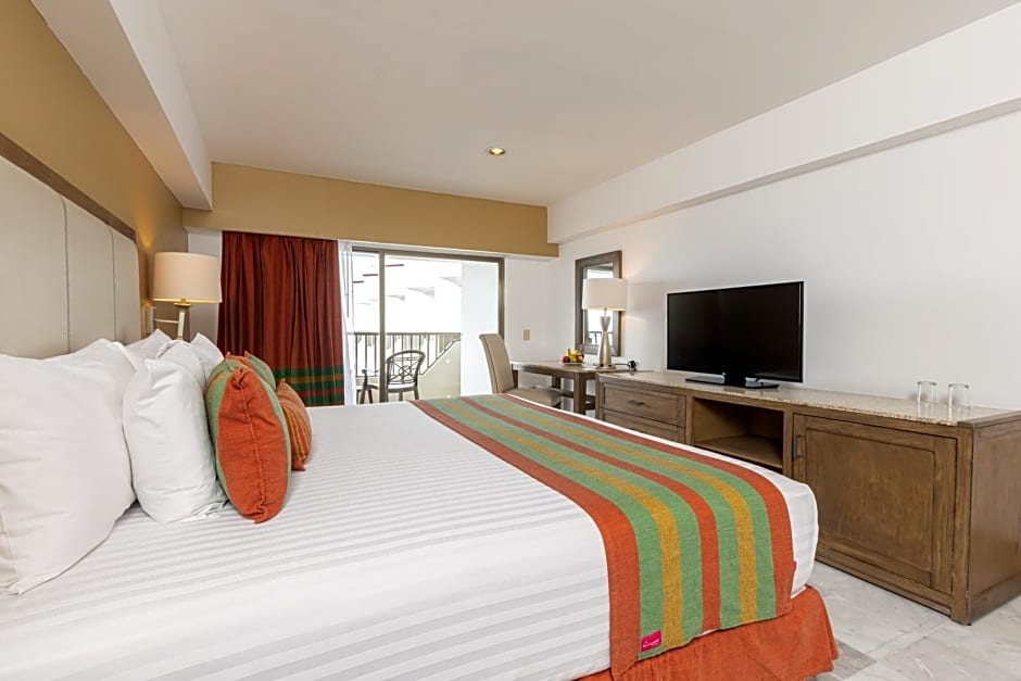 Tesoro Ixtapa Beach Resort