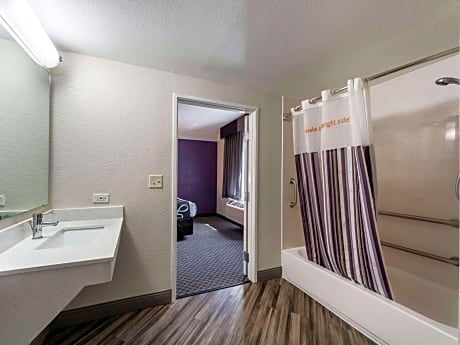 2 Double Beds, Mobility/Hearing Accessible Room, Tub w/ Grab Bars, Non-Smoking