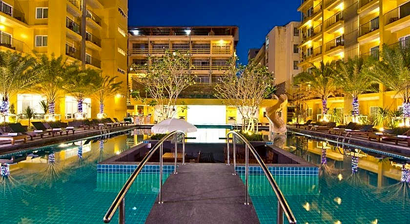 Grand Bella Hotel (SHA Plus)