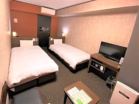 Twin Room - Non-Smoking