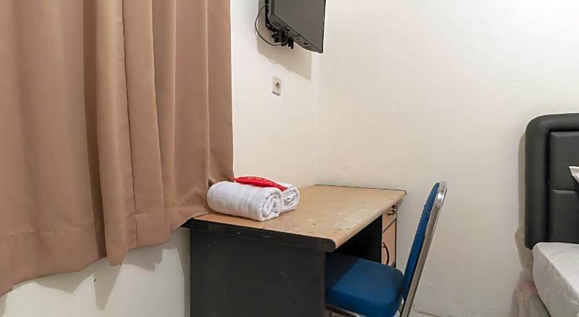 RedDoorz near Pondok Indah Water Park