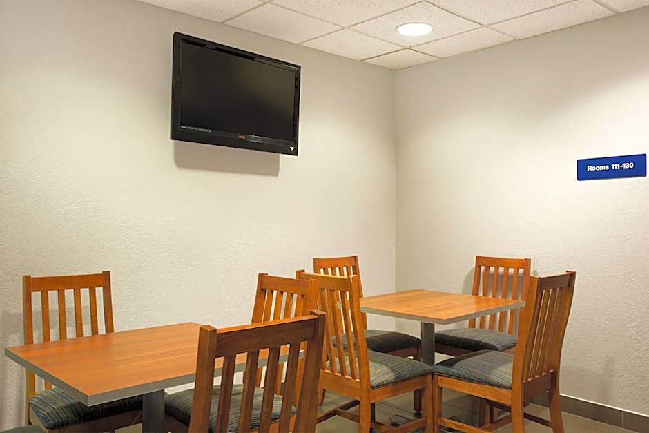 Microtel Inn & Suites by Wyndham Louisville East