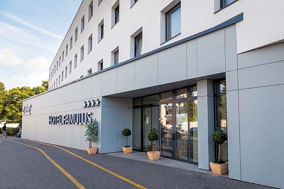Hotel Famulus