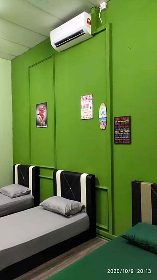 NY TROPICAL BACKPACKERS