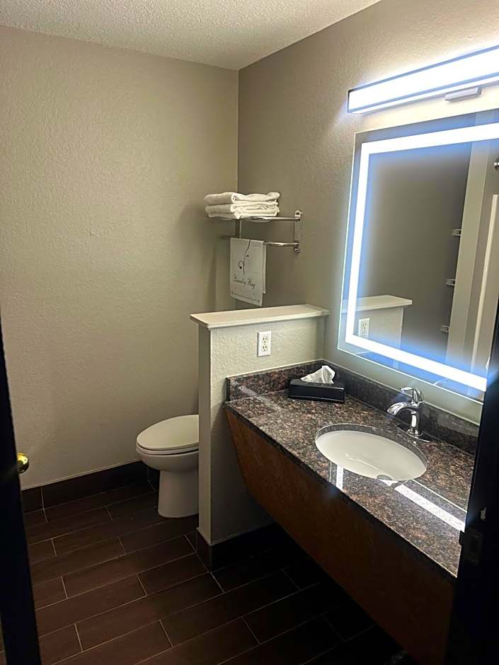 Super 8 by Wyndham Lake of the Ozarks
