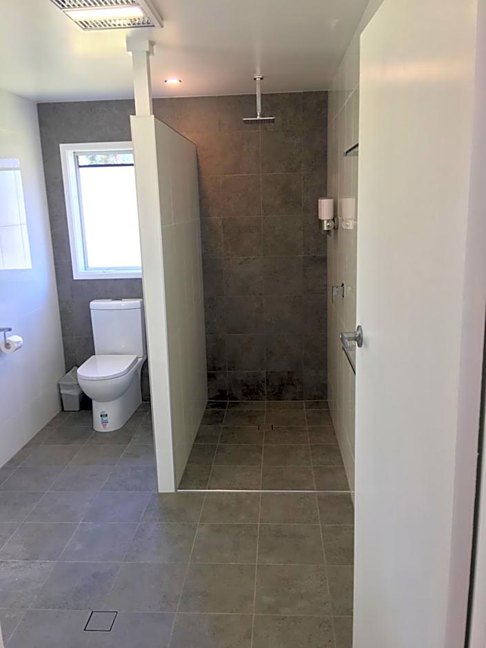 Lakeside Cabins & Holiday Village