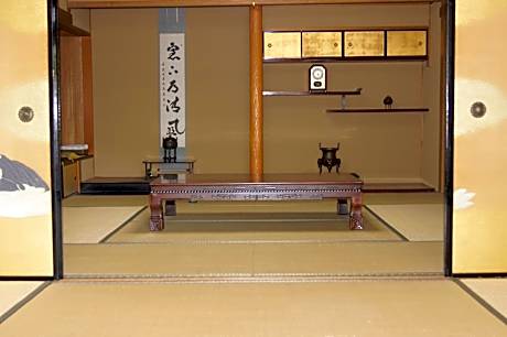 Japanese-Style Triple Room with Shared Bathroom