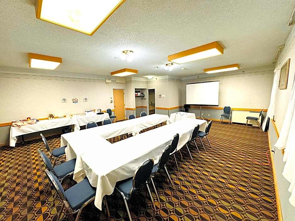 Travelodge by Wyndham Prince Albert