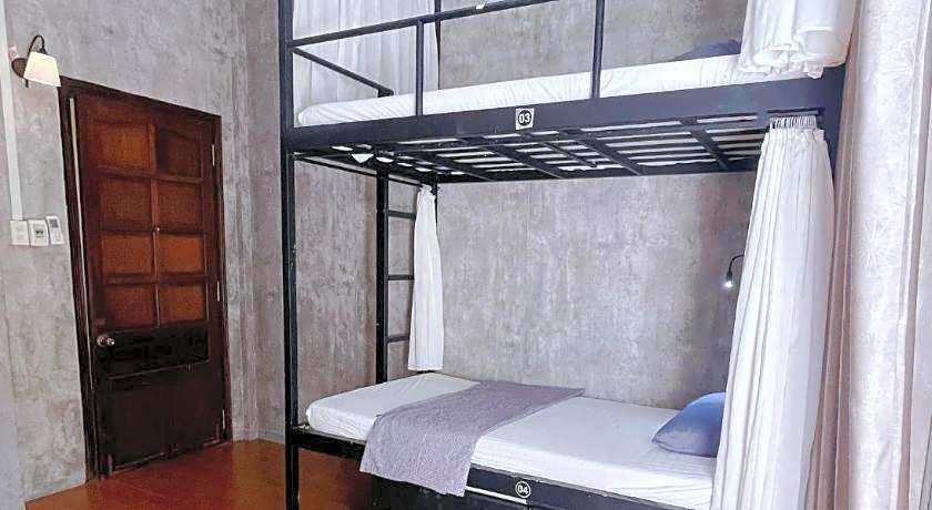 Amy Hostel Hue