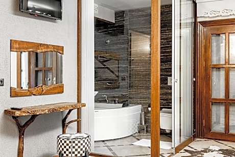 Executive Suite with Jacuzzi