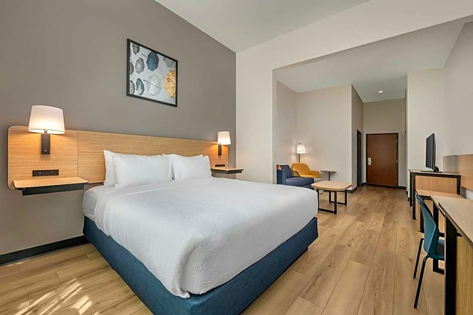City Express by Marriott Spring