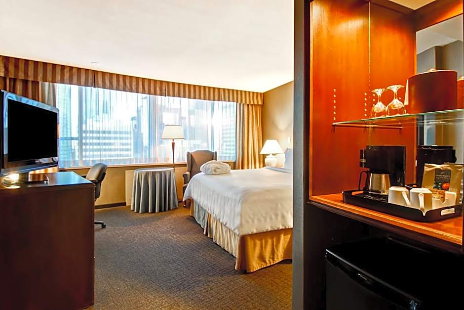 Chateau Lacombe Hotel