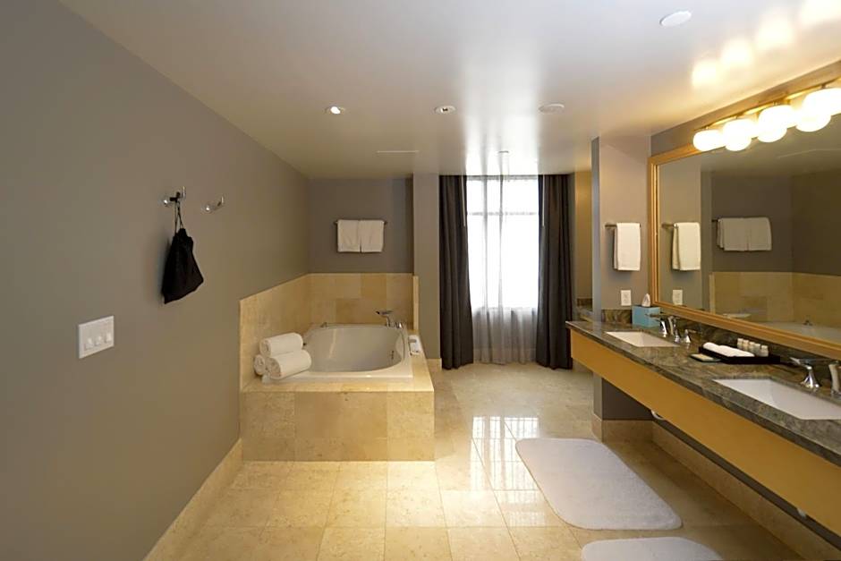 Renaissance Reno Downtown Hotel & Spa