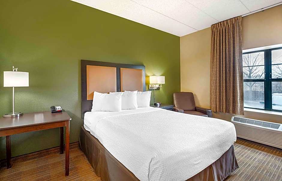 Extended Stay America Select Suites - Chicago - Lisle