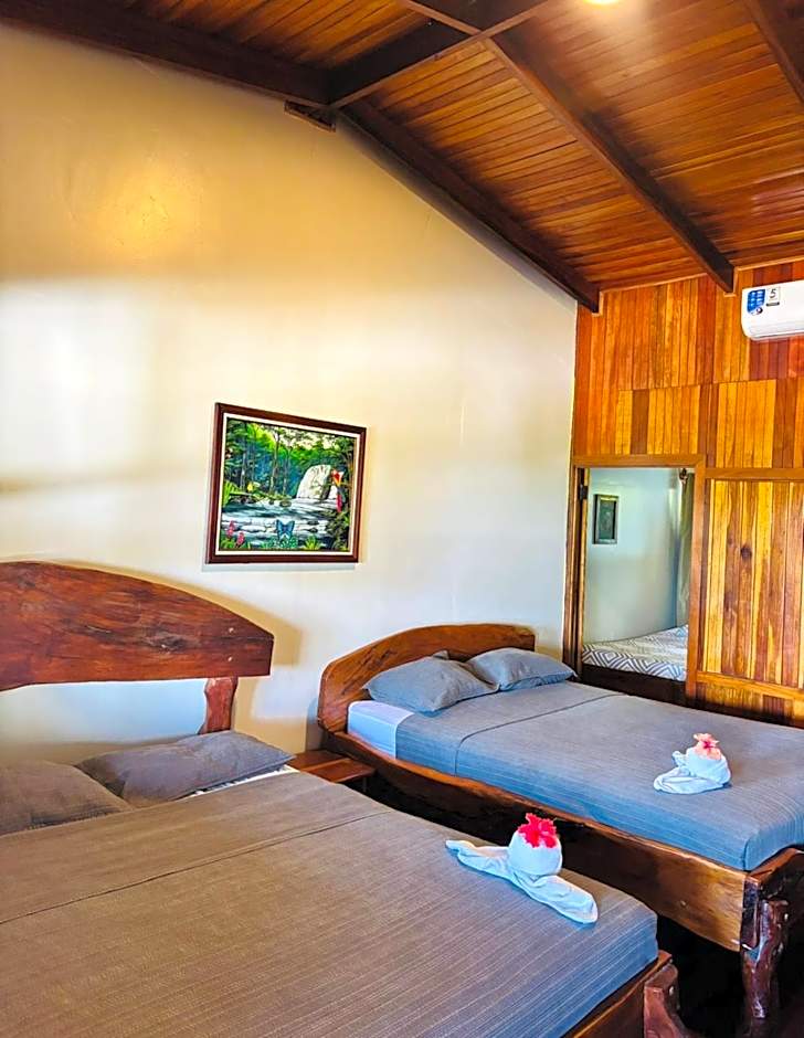 Hotel La Isla Inn