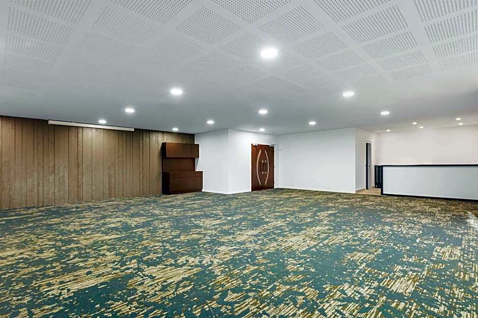 QUALITY HOTEL LAKESIDE