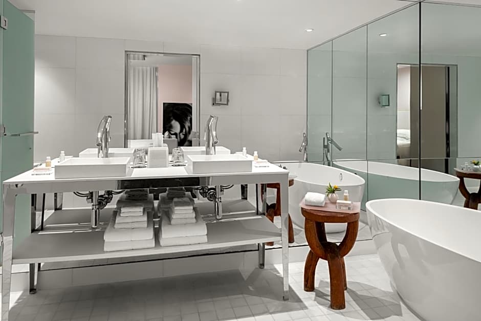 Dua Miami, Autograph Collection