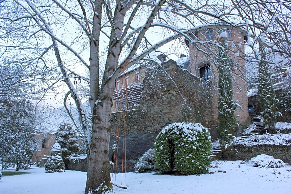 Le Manoir des Pélies Gîte et Chambres d'hôtes de charme à 7kms de Conques Spa, Piscine, Rivière, Thermes de Cransac