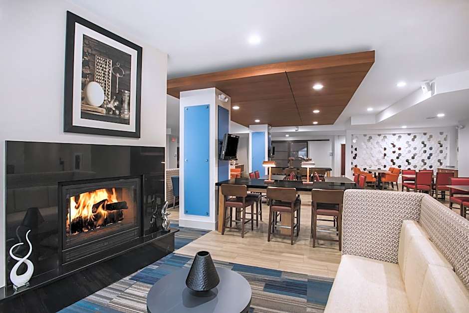 Country Inn & Suites by Radisson, Downtown Albany New York