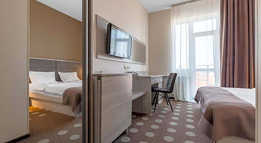 Ambassador Plaza Hotel
