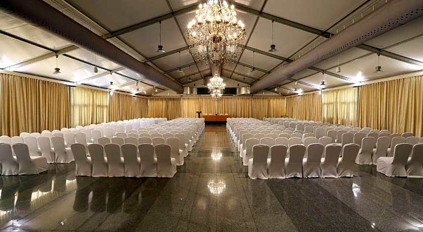 Hotel Green Park Visakhapatnam