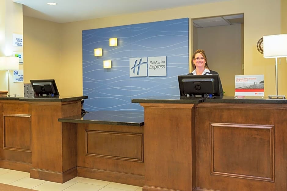 Holiday Inn Express Hotel & Suites Moultrie