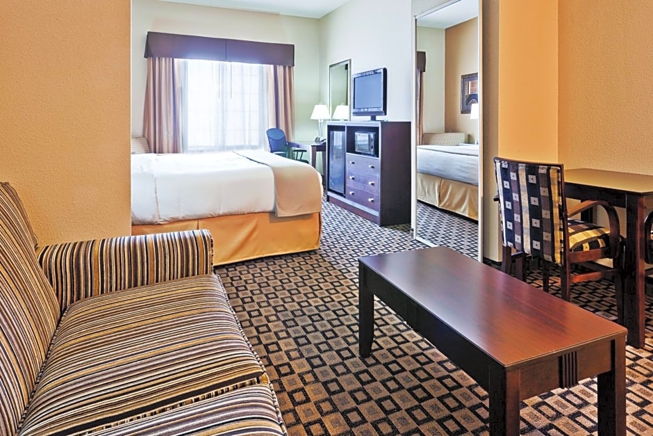 Holiday Inn Express & Suites Clovis By IHG