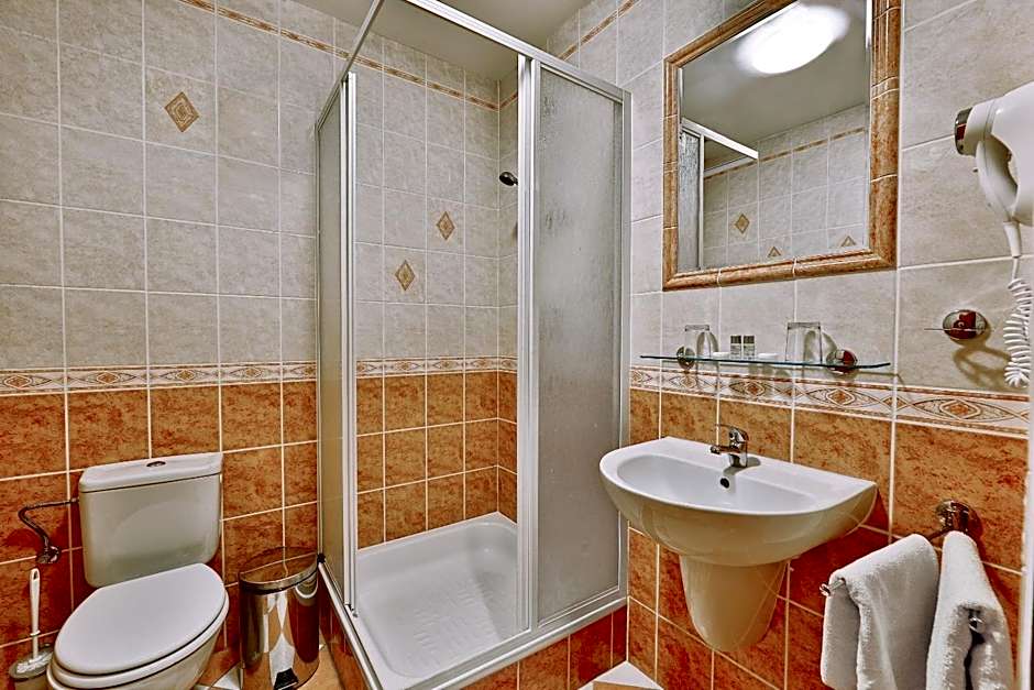 Attic Hotel