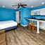 Commander Beach House Hotel