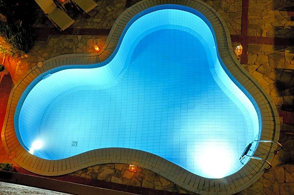 Cleopatra Apartments