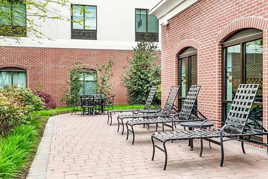 Holiday Inn Express & Suites Wilmington-Newark by IHG
