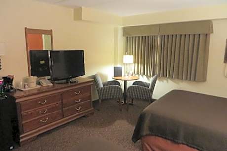 AmericInn by Wyndham Forest Lake