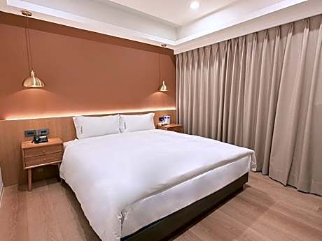Check in after 9 PM Check out before 9 AM - Deluxe Quadruple Room