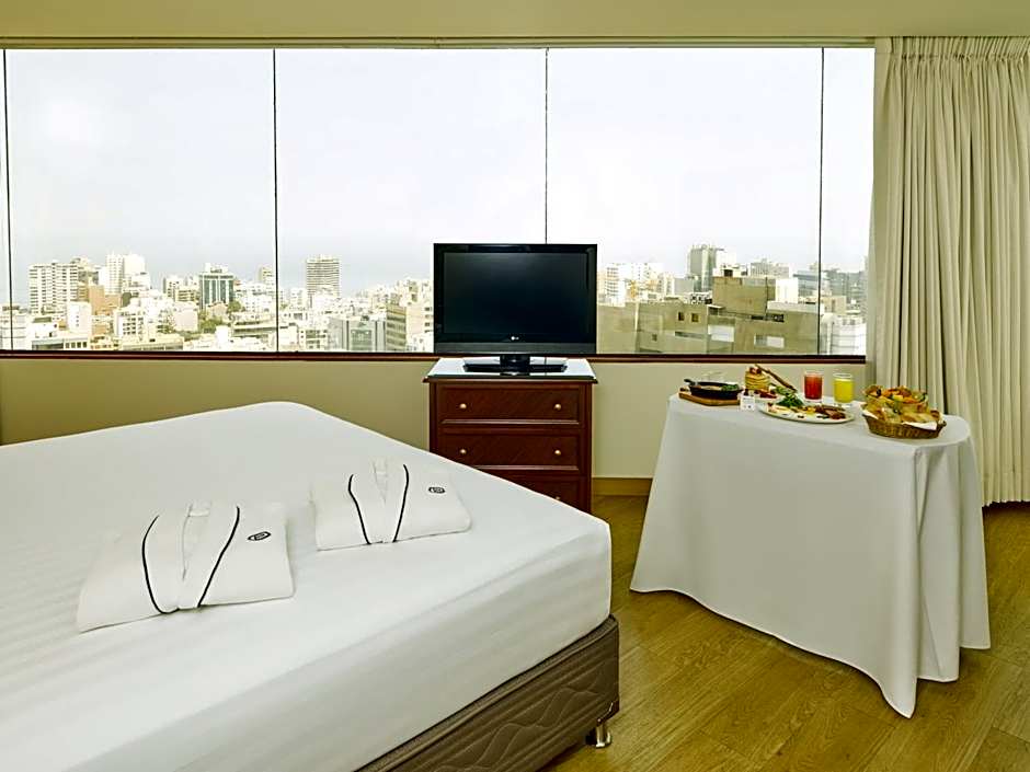 Hotel Estelar Miraflores