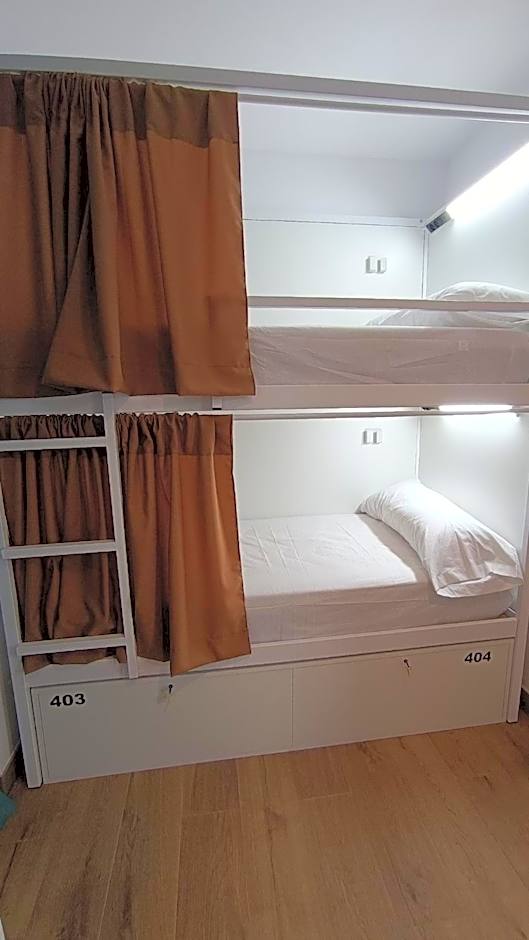 VAD HOSTEL ALICANTE - Youth Hostel age limit 18-49