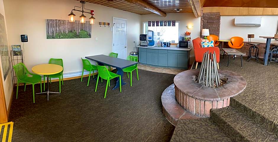 Coyote Mountain Lodge