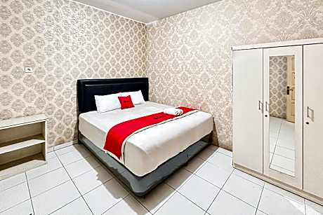 RedDoorz near RS Columbia Asia Aksara Medan