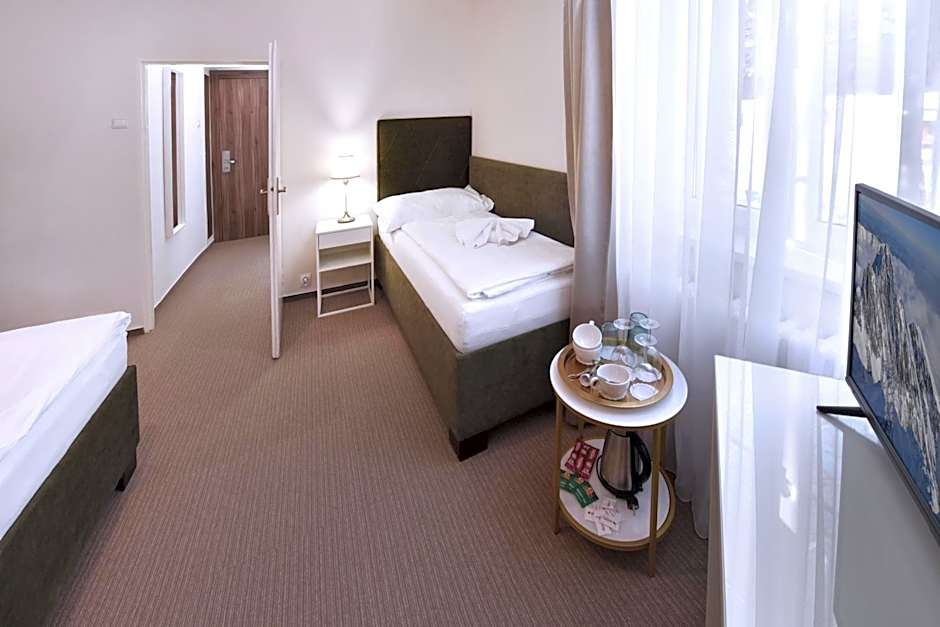APLEND Hotel Lujza Major