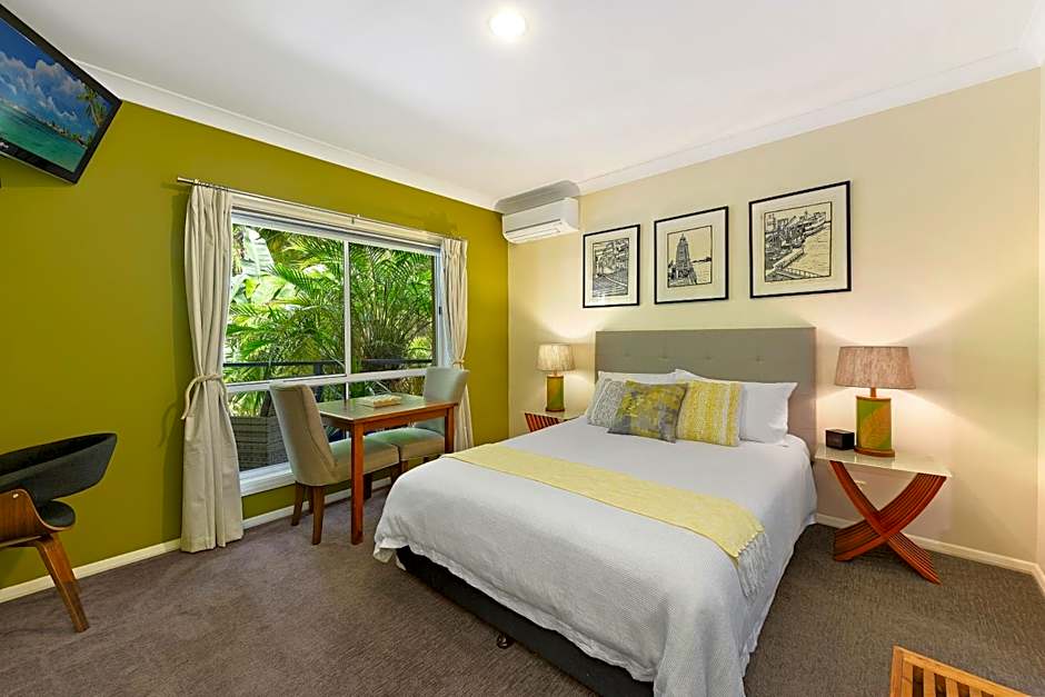 Azura Beach House B&B