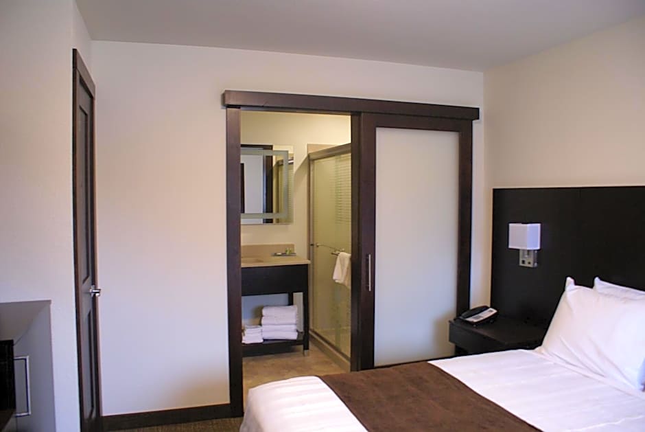 Boarders Inn & Suites by Cobblestone Hotels - Syracuse