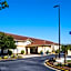 Days Inn & Suites by Wyndham Commerce