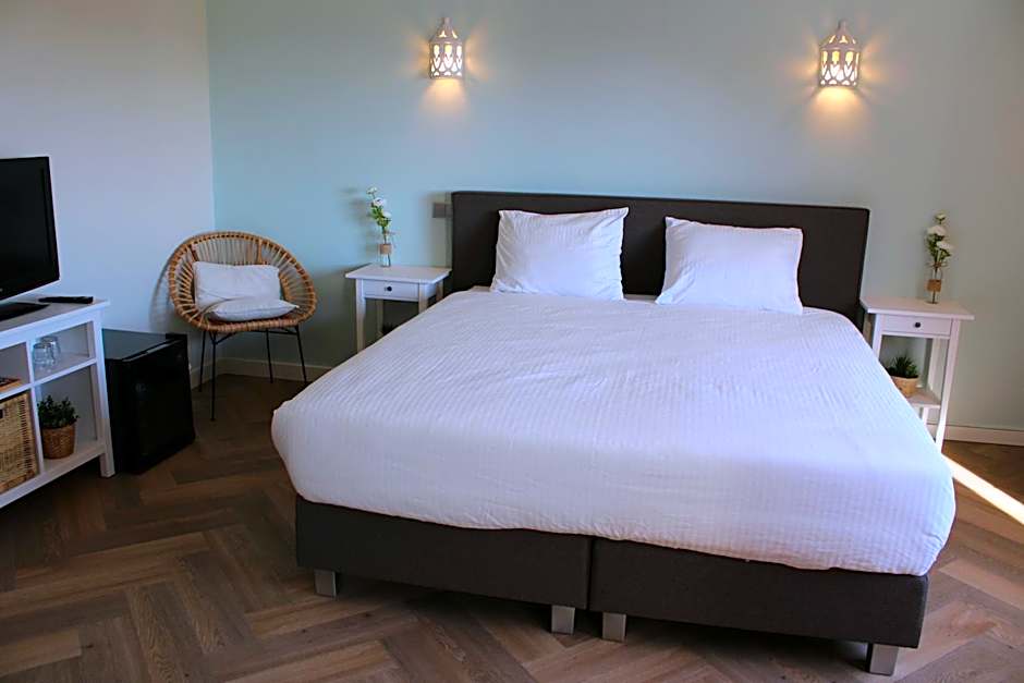 Photo 1 of 8 of Deluxe 1 Double Bed or 2 Beds, Sea View