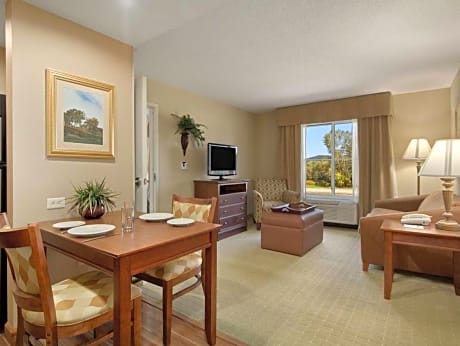 1 Kg Mobility/hearing Access Ri Shw Studio Nsm Vis Firealrm/door/phn Alrt-ktchn-sofabd Free Wifi-dai