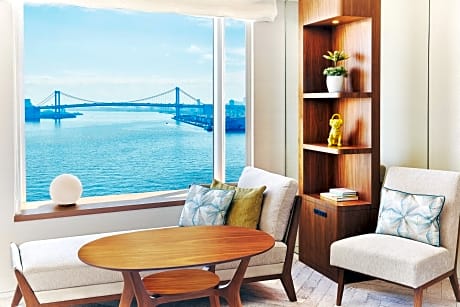 2 Single Premium Japanese Lounge Access Bay View