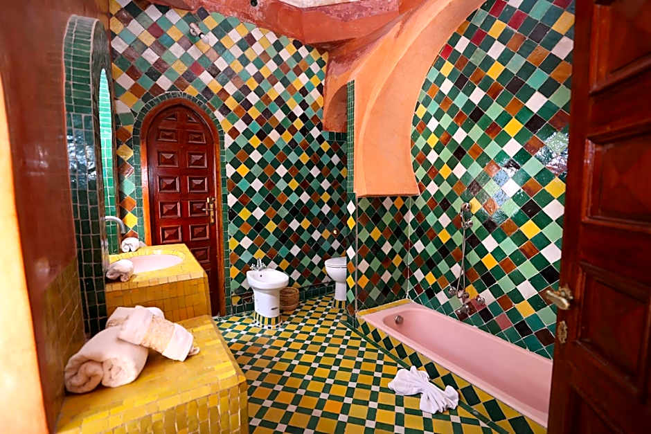 Riad O LY