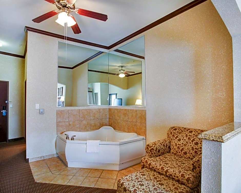 Comfort Suites University Drive